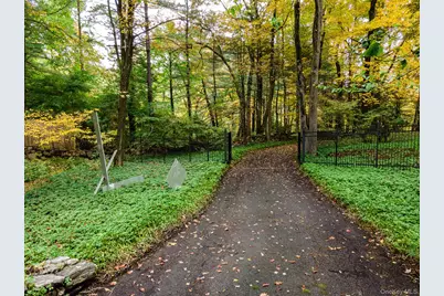 115 Old Roaring Brook Road, Mount Kisco, NY 10549 - Photo 22