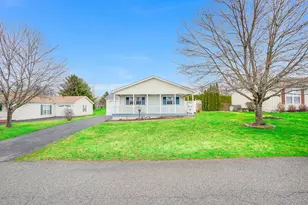 103 Vero Dr, Poughkeepsie, NY 12603 - Photo 2