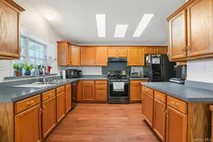 103 Vero Dr, Poughkeepsie, NY 12603 - Photo 6