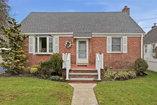 358 Kensington Rd S, Garden City South, NY 11530 - Photo 2