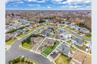 1286 Dale Court, Seaford, NY 11783 - Photo 32