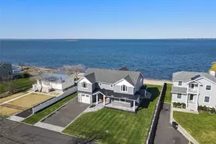 72 Grandview Dr, Shirley, NY 11967 - Photo 4