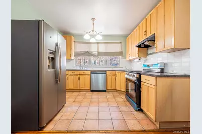 98-25 67th Avenue, Rego Park, NY 11374 - Photo 8