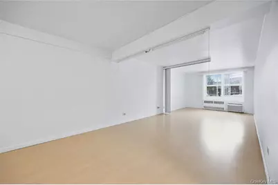 142-05 Roosevelt Avenue #331, Flushing, NY 11354 - Photo 4