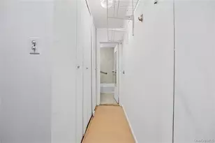 142-05 Roosevelt Ave, Flushing, NY 11354 - Photo 8