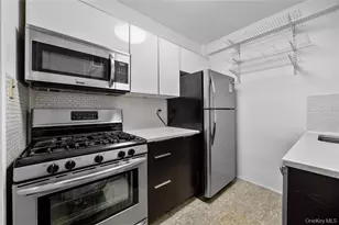 142-05 Roosevelt Ave, Flushing, NY 11354 - Photo 10