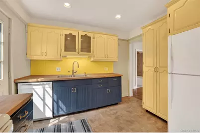 71 Saint Johns Avenue, Yonkers, NY 10704 - Photo 16