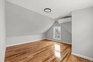 90-48 204th St, Hollis, NY 11423 - Photo 14