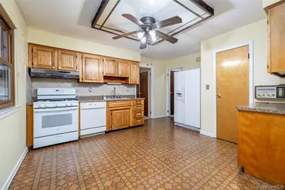 133 S Forest, Rockville Centre, NY 11570 - Photo 8