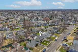 1423 Harding St, North Bellmore, NY 11710 - Photo 36