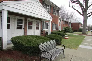 7 Manor Dr, Cornwall, NY 12518 - Photo 2