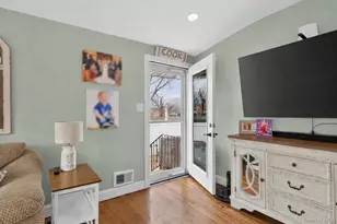 8 Duane Dr, Ronkonkoma, NY 11779 - Photo 12