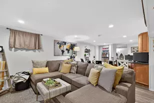 8 Duane Dr, Ronkonkoma, NY 11779 - Photo 24