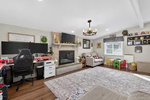 8 Duane Dr, Ronkonkoma, NY 11779 - Photo 16