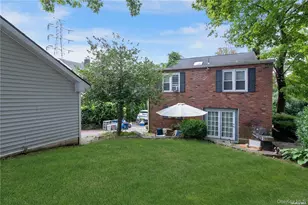 1 Motts Ln, Glenwood Landing, NY 11547 - Photo 8