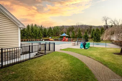 811 Huntington Drive, Fishkill, NY 12524 - Photo 42