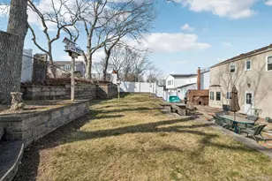 39 Cherry St, Selden, NY 11784 - Photo 42