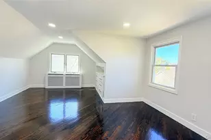 122 6th St, Hicksville, NY 11801 - Photo 20