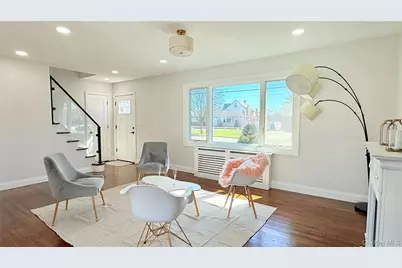 122 6th Street, Hicksville, NY 11801 - Photo 4