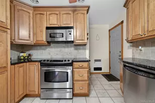 38 Noel Dr, Newburgh, NY 12550 - Photo 14