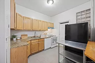 94 Elliott Ave, Yonkers, NY 10705 - Photo 12