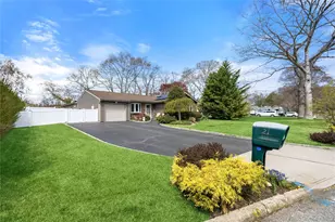 21 Elkin Dr, Middle Island, NY 11953 - Photo 2