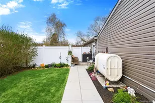 21 Elkin Dr, Middle Island, NY 11953 - Photo 28