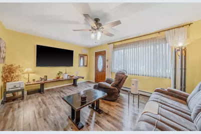 15 Carr Lane, Medford, NY 11763 - Photo 2