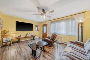 15 Carr Ln, Medford, NY 11763 - Photo 2