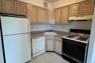 172-39 Highland Ave, Jamaica, NY 11432 - Photo 6