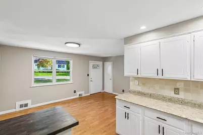2 St Anthony Avenue, Nanuet, NY 10954 - Photo 10