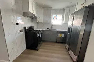 34-22 Brookside St, Little Neck, NY 11373 - Photo 4