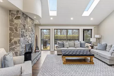 9 Watercrest Court, Saint James, NY 11780 - Photo 8