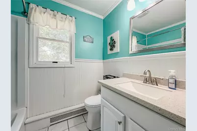 77 N Summit Avenue, Patchogue, NY 11772 - Photo 16