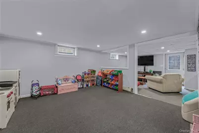 77 N Summit Avenue, Patchogue, NY 11772 - Photo 22