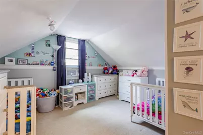 77 N Summit Avenue, Patchogue, NY 11772 - Photo 14