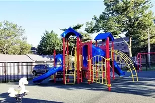 13 W Mill Dr, Great Neck, NY 11021 - Photo 20