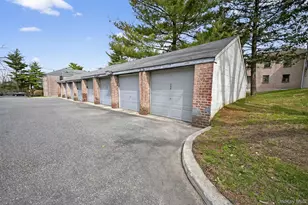 13 W Mill Dr, Great Neck, NY 11021 - Photo 16