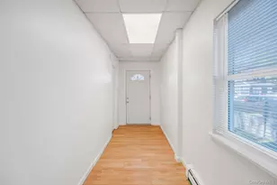 39 Chapman Pl, Bay Shore, NY 11706 - Photo 2