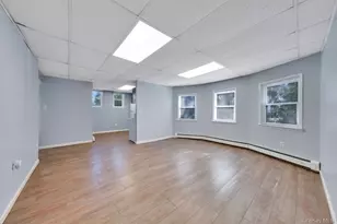 39 Chapman Pl, Bay Shore, NY 11706 - Photo 4