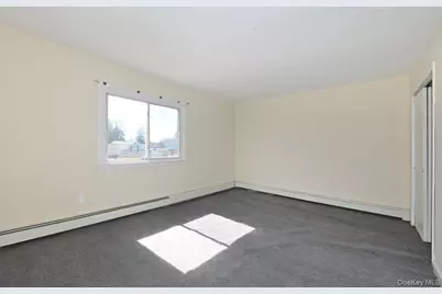 313 Warren Street, West Babylon, NY 11704 - Photo 6