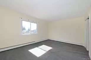 313 Warren St, West Babylon, NY 11704 - Photo 6