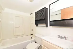 313 Warren St, West Babylon, NY 11704 - Photo 14