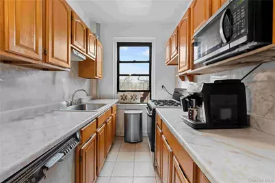 77-16 Austin Street #4L, Forest Hills, NY 11375 - Photo 8