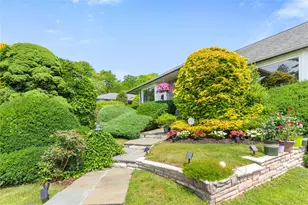 57 Merry Ln, Jericho, NY 11753 - Photo 2