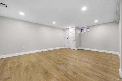 2243 Leighton Road, Elmont, NY 11003 - Photo 18