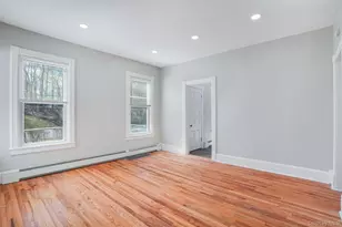 27 Orchard Pl, Poughkeepsie, NY 12601 - Photo 10