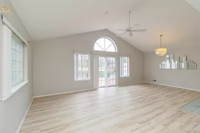 202 Gothic Circle, Manorville, NY 11949 - Photo 8