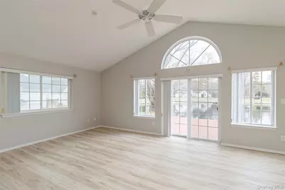 202 Gothic Circle, Manorville, NY 11949 - Photo 14