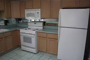 202 Gothic Cir, Manorville, NY 11949 - Photo 12